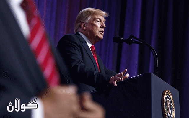 سەرۆكی ئەمەریكا ھەڕەشە لەو پەنابەرانە دەكات