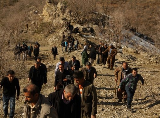  خەڵك شەڕی نێوان پەكەكە و سوپای توركیای راگرت 