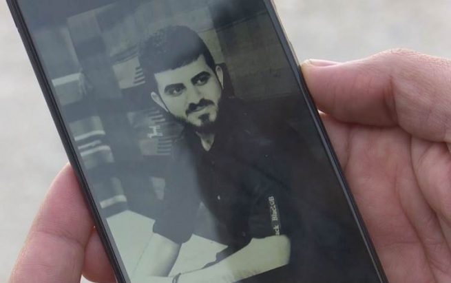گەنجێکی هەڵەبجە لە دەریای ئیجەدا دەخنکێت