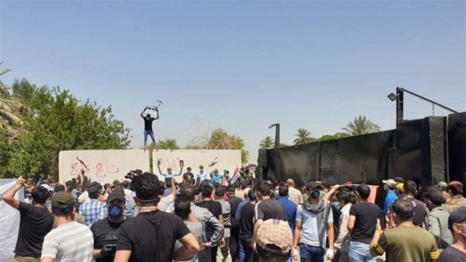 خۆپیشاندەرانی شیعە هەوڵی چوونە ناو ناوچەی سەوزی بەغدا دەدەن