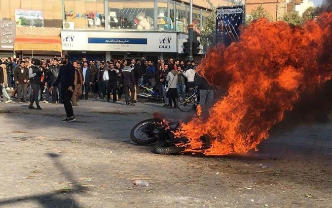 سوپای پاسداران: نزیکەی هەزار کەس لە خۆپیشاندەران دەستگیرکراون