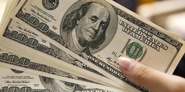 کەسێک بەبڕێکی زۆر دۆلاری ساختەوە دەستگیر دەکرێت 