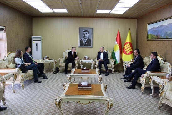مەکتەبی پەیوەندییەکانی دەرەوەی پارتی پێشوازیی لە شاندێکی دەزگای ئۆیکۆس شتیفتۆنگی ئەڵمانیای فیدراڵ کرد