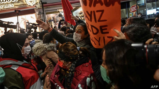 ھیۆمان رایتس وۆچ: ئەردۆغان تەنگژەی كۆرۆنای قۆزتەوە بۆ پشتیوانیكردن لە ملھووڕیەكەی