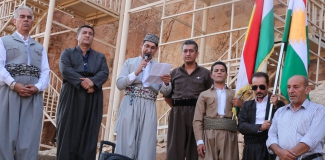  ئه‌شكه‌وتی قس قاپان ده‌بێته‌ جێی نزا و سرووتی ئایینیی زه‌رده‌شتییه‌كانی كوردستان 