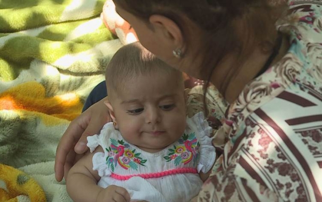 ژنێک و دوومنداڵەکەی هەشت رۆژە لەسەر شەقامەکانی هەولێرن