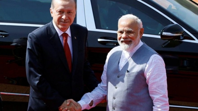 سەرۆكوەزیرانی هیندستان سەردانەكەی بۆ توركیا هەڵوەشاندەوە