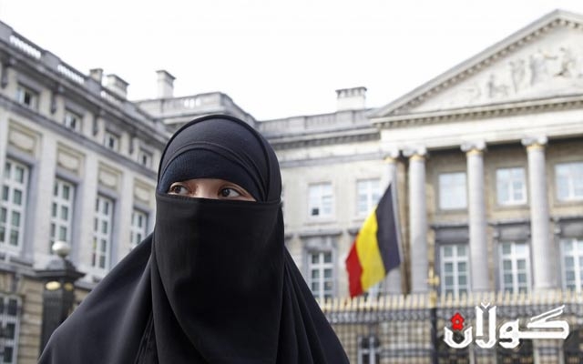 هه‌ر كه‌سێك  پەچە (نیقاب) بپۆشێت یان ده‌موچاوی ئاشكرانه‌كات بۆ پۆلیس به‌بڕی ٢٠٠ تا هەزار فره‌نك غه‌رامه‌ ده‌كرێت