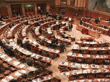  حکومەتی سویسرا سزاکانی سەر ئێرانی هەڵگرت 