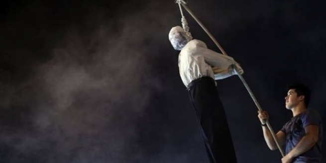  نووسه‌رێكی ئاكپارتی: لەڕێگەی له‌سێداره‌دانەوە ئاشتی و دادوەری وەدی دێنین 