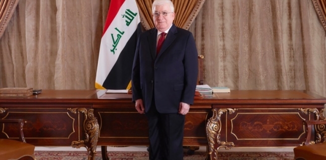  مەعسوم یاسای قەدەغەکردنی بەعس و گرووپە توندڕەوەکان واژۆ دەکات 