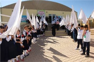 له‌ هەڵەبجە كه‌ڤاڵی ئاشتی پێشکەشکرا