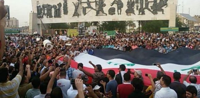 خۆپیشاندەران هەڵیانکوتایە سەر وەزارەتەکەی حوسێن شەهرستانی 
