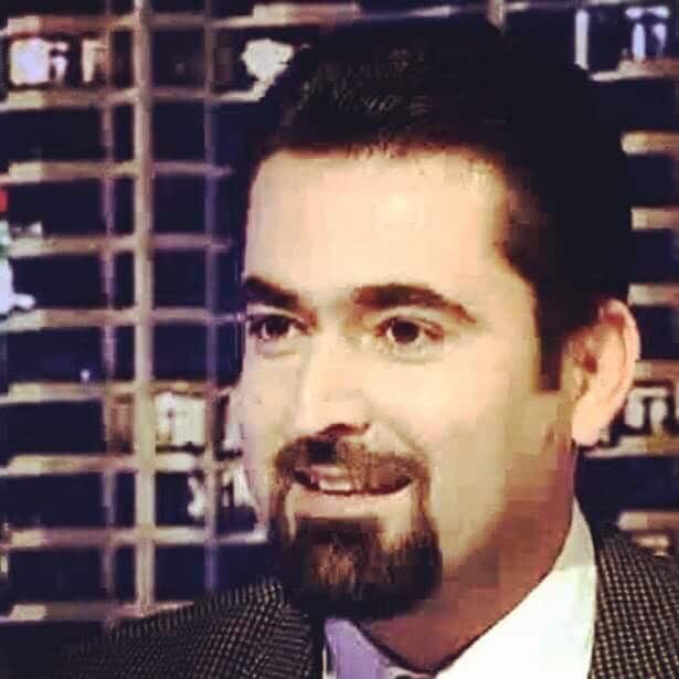 گەلی ئێڕان لە نێوان شاو خامنەییدا.