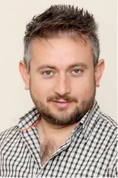 Mirov dustibe û ḧez ji dijminê xu jî bike.. daku bextewer bijî..!