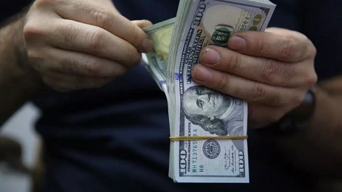 As new Iraq PM takes helm, public salaries on chopping block