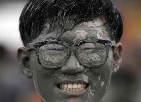 خەڵک بۆچی دەچێت بۆ کۆریا