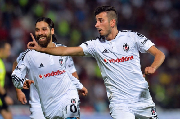 ڤالنسیا چاوی لەسەر یاریزانێکی تورکە