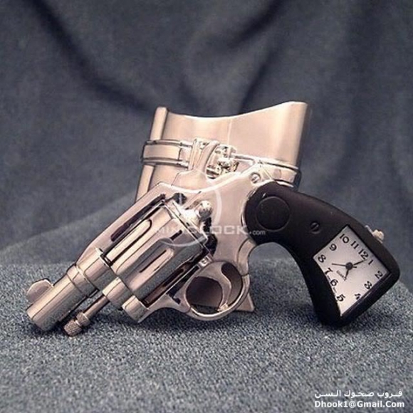 چەك و پێڵاو لە ناو ماڵدا