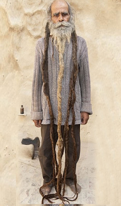 (37) ساڵە نە قژی بڕیوە و نە شووشتویەتی!