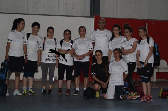 16 كچە یاریزانی كورد بانگهێشتی هەڵبژاردەی عێراق كران