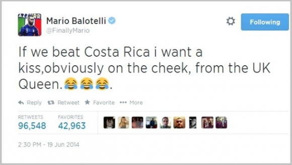 بالوتێلی داوای ماچێك لە شاژنی بەرێتانیا دەكات!!!