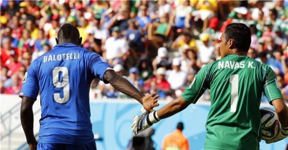 بالوتێلی ماچی شاژنی بەریتانیا-ی لە دەستدا بەهۆی بەكارهێنانی داهيناني وڵاتەكەی