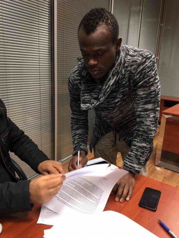 دهۆك گرێبەستی لەگەڵ پیشەگەرێك مۆركرد و دەستبەرداری سێ یاریزان بوو