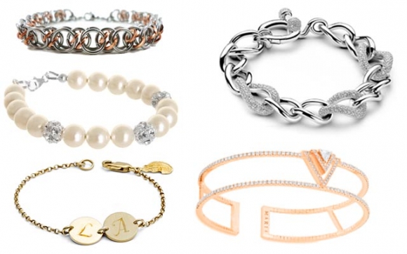 بازنی قاش گەورە مۆدی وەرزی سەرما و سۆڵەیە