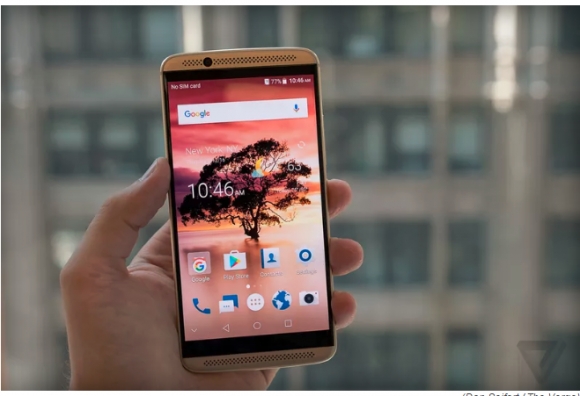 مۆبایلی Axon 7 ZTEبلاو دەبێتەوە