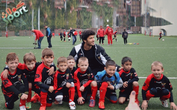 كوردێكی تاراوگە دەبێتە ڕاهێنەری ئەكادیمیایەك