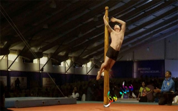 یۆگای سەر ستوون سەیرترین پێشبڕكێی وەرزشی