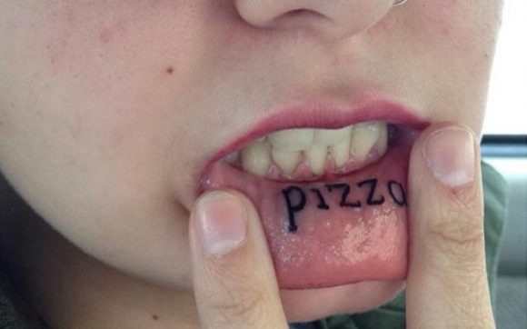 ئاوێتەیەکی تایبەت بە گەورەکردنی لێوەکان