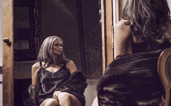 نمایشكارە پیرەكە !