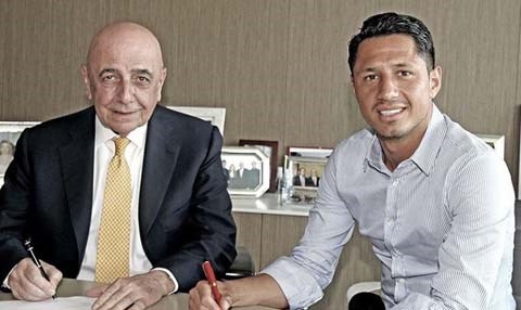 ئه‌یسى میلان یەكەم گرێبەستی ئەم هاوینەی راگەیاند