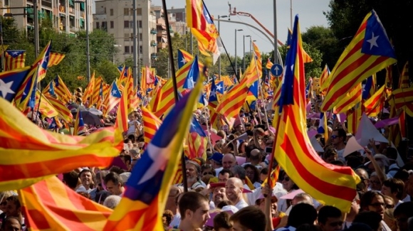 ئاڵای کەتەلۆنیا 150 هەزار یۆرۆ لەسەر بارسێلۆنا کەوت