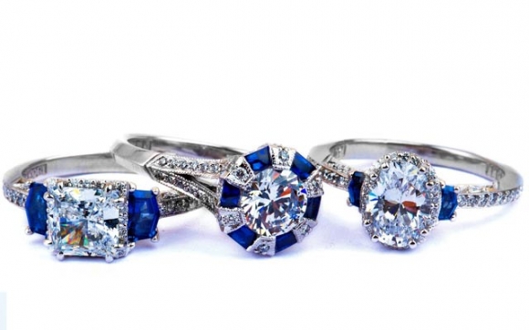 ئەنگوستیلە لە شێوەی ئەڵقە