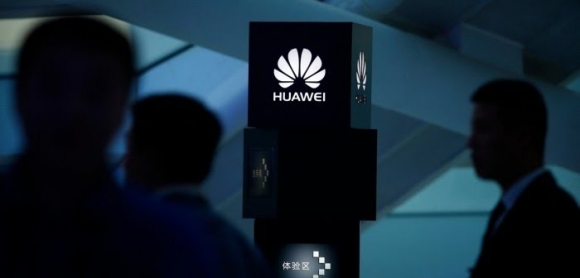 وەزارەتی بەرگری ئەمریکا بە تۆمەتی سیخوڕکردن بەکارهێنانی مۆبایلی هواوەی لە بنکەکانی قەدەغەکرد