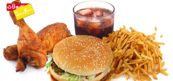 ئەم خۆراكانە نەدەیتە منداڵەكەت