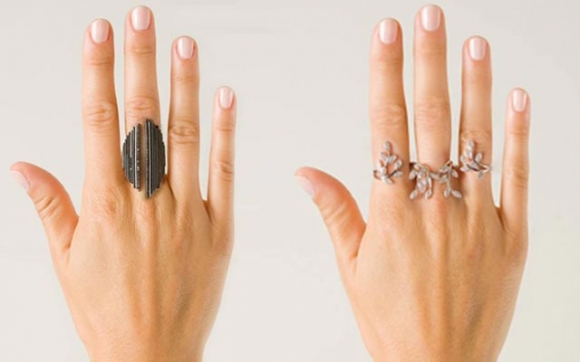 چۆن خشل و ئێكسسوار لە پەنجەكانت دەكەی