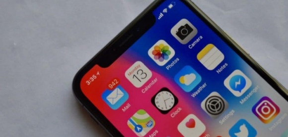 ئەپڵ توانیویەتی کێشەی راوەستانی IPhone X لە کەش و هەوای سارد چارەسەر بکات