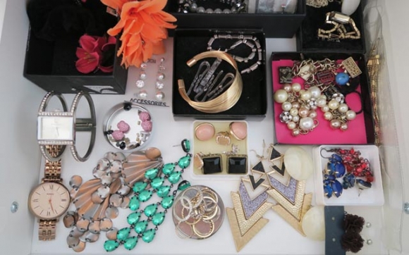 مۆدی ئێكسسوارەكانی ساڵی تازە رەنگدار و بە نەخشن