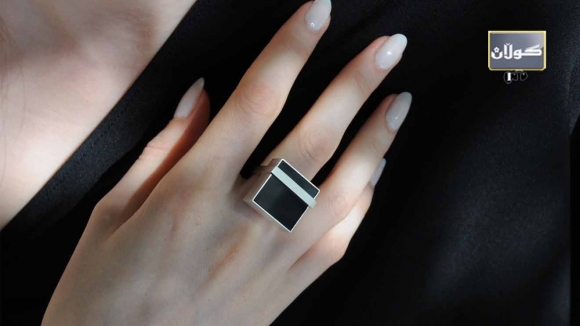 بە ئەنگوستیلە وەڵامی پەیوەندییەكان بدەوە