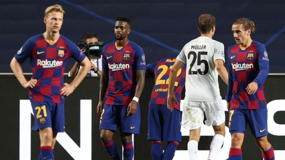 بەرشلۆنە دەستبەرداری چەند یاریزانێک دەبێت