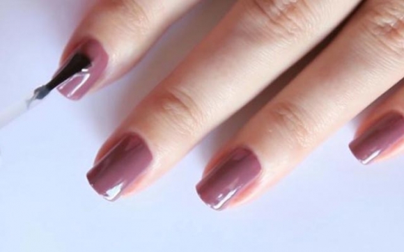 بە سرکە و ئاوی لیمۆ بۆیەی نینۆک لابەرن