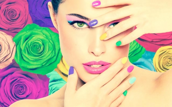 رەنگە باوەكانی بۆیەو سووراوی نینۆك  لە وەرزی سەرما