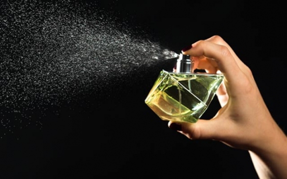 بۆن و بەرامەكەت  لەسەر ئەو شوێنانەی جەستە زیاتر دەمێنێتەوە