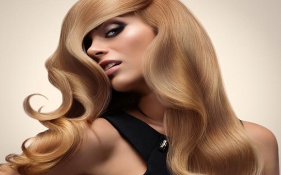 ماسکی مەعدەنوس بۆ قژێکی گەشاوە و بریقەدار