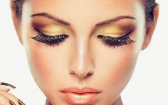 سێ پێکهاتە بۆ درێژکردنەوەی برژانگەکانت