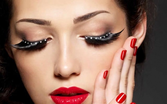 فێڵێک بۆ درێژ دەرخستنی برژانگەکانت